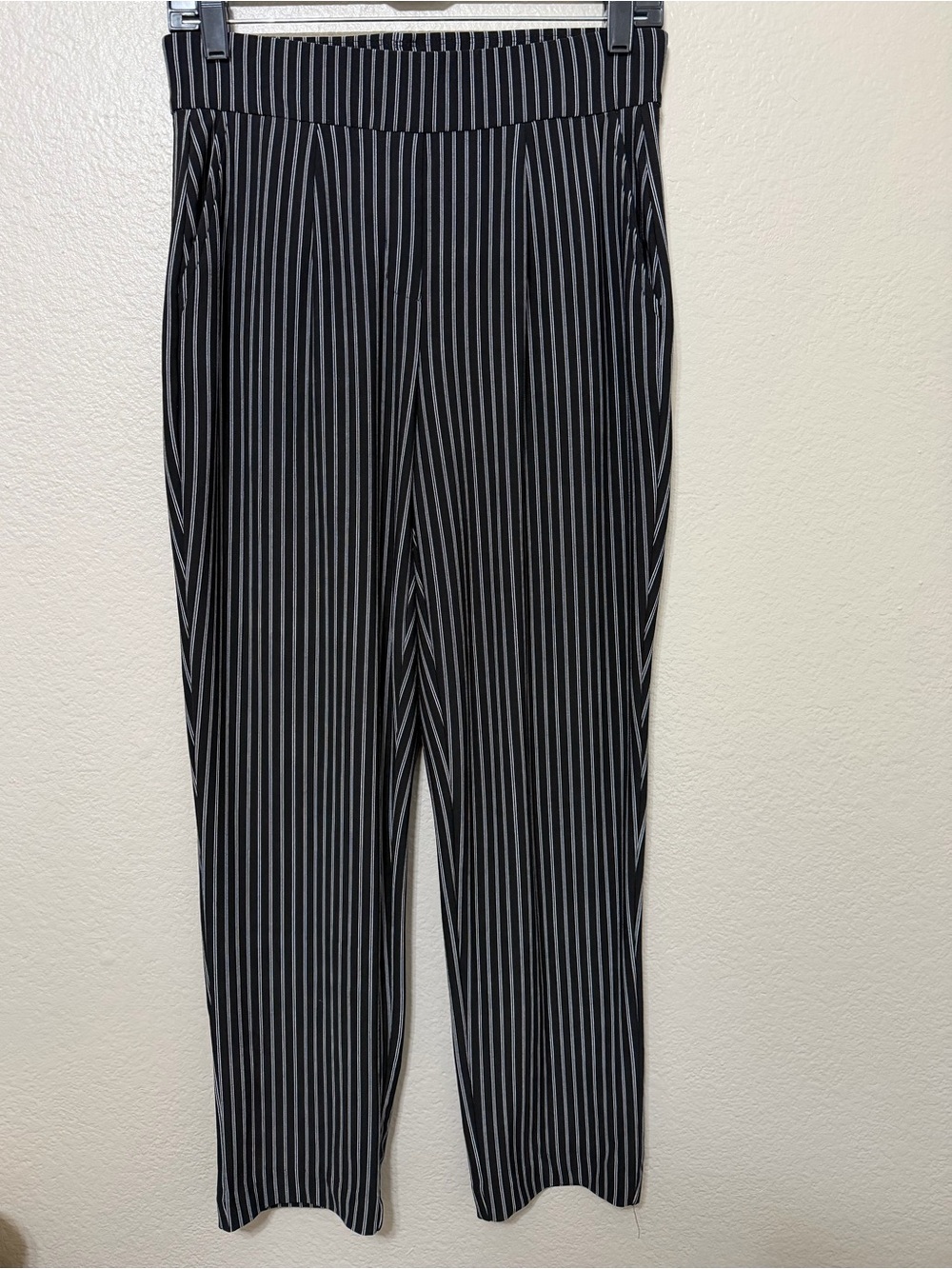 Hilary Radley Women’s Black Pin Striped Pants Straight leg Sz S Office Career